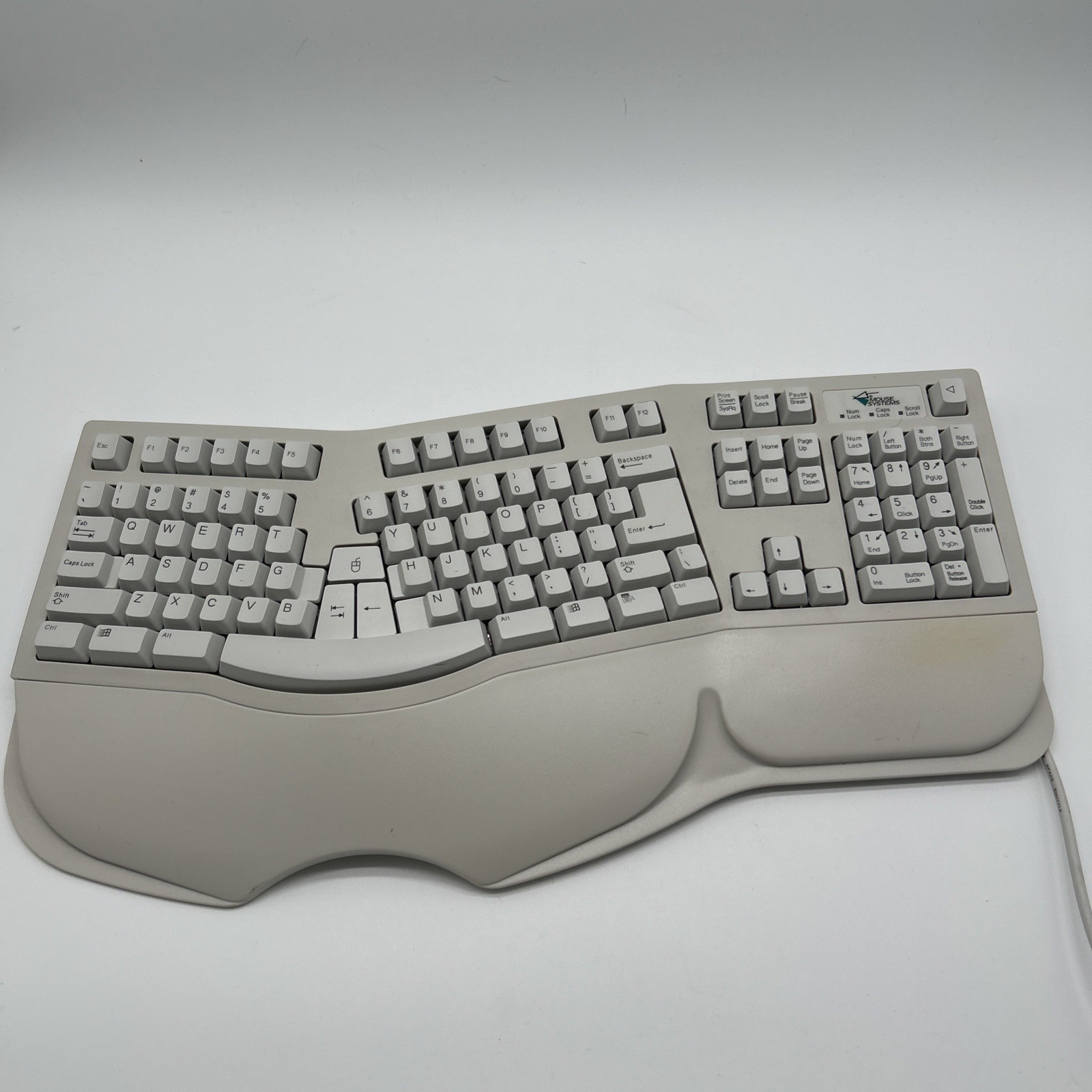 VTG Mouse Systems Ergonomic Keyboard Mouse SK-6000 White w/ PS/2 Adapter