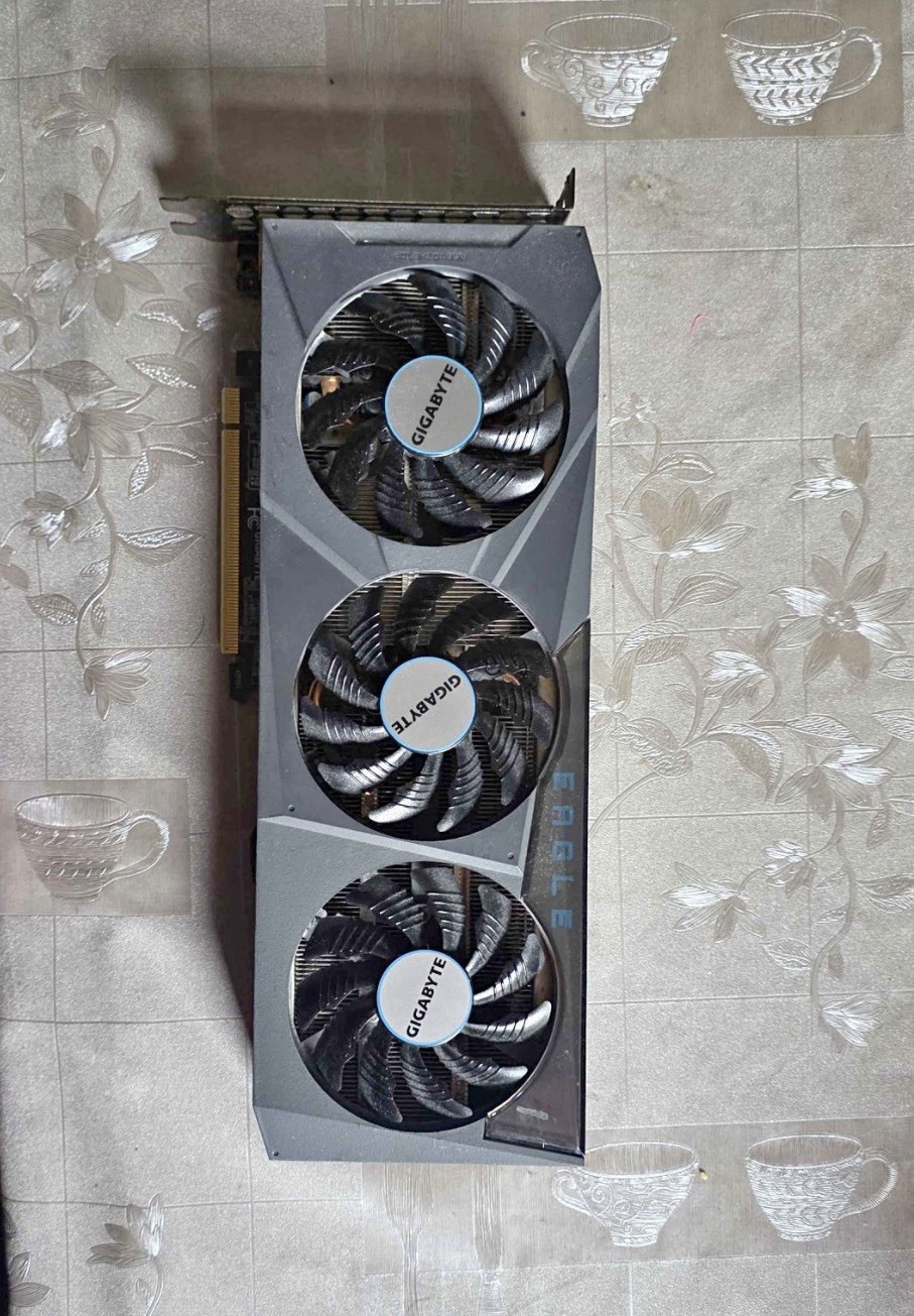 GIGABYTE GeForce RTX 3070 EAGLE OC 8GB GDDR6 Graphics Card NO BOX