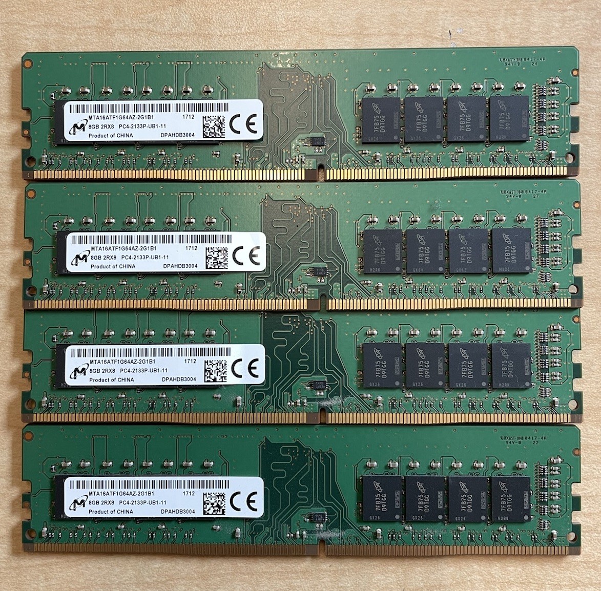 Micron 8GB DIMM / DDR4 SDRAM / PC4-17000 / 2133 MHz / 288 PIN / 10 Timing