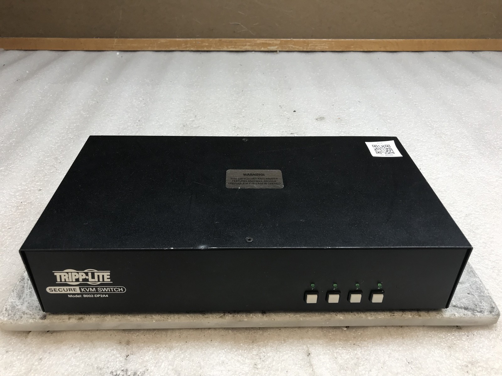 Tripp Lite B002-DP2A4 Secure KVM Switch 4-Port DisplayPort Dual Monitor Unit
