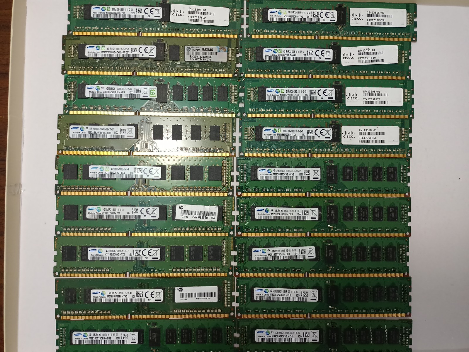 (LOT OF 18) SAMSUNG 4GB 2RX8 DIFFERENT TYPES PC3-10600R-09 LOOK FOR DETAILS