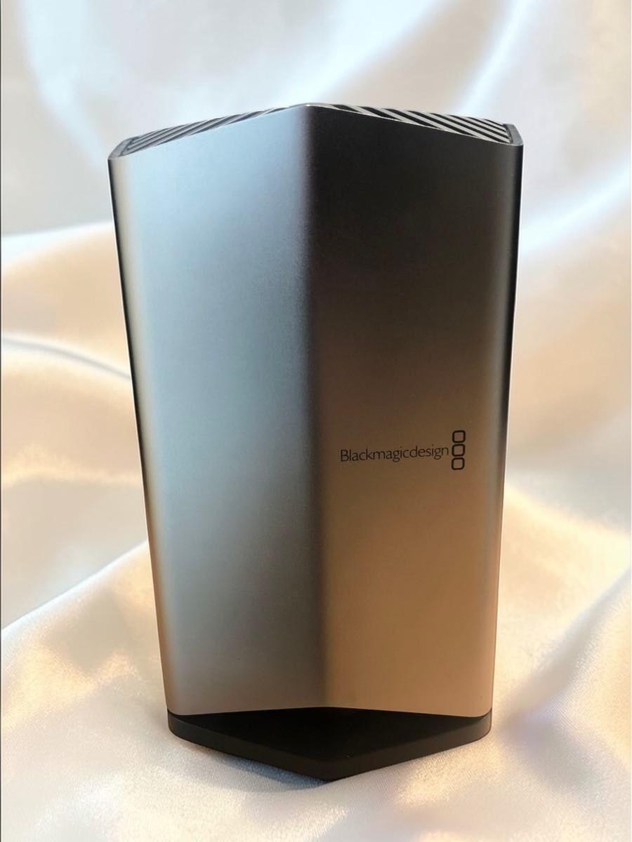 Blackmagic Design eGPU Pro Vega 56 8GB Graphics Processor External GPU Tested
