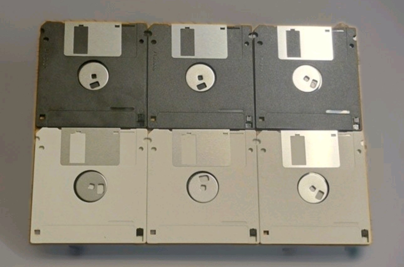 (6)3.5 Recordable Floppy High Density (HD) floppy disk 1.44 MB 3 black  3 white 