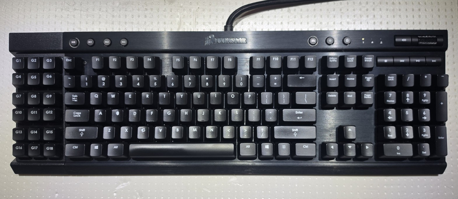 CORSAIR Vengeance K95 Keyboard W/ 18 Macro Keys ALL WHITE CH-9000020-NA *READ*