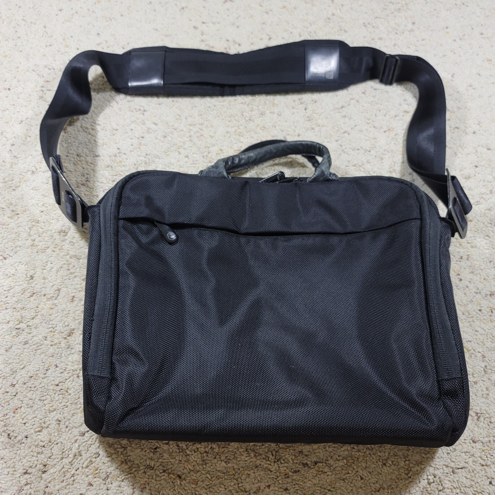 Booq Laptop Messenger Bag with Shoulder Strap Canvas Black