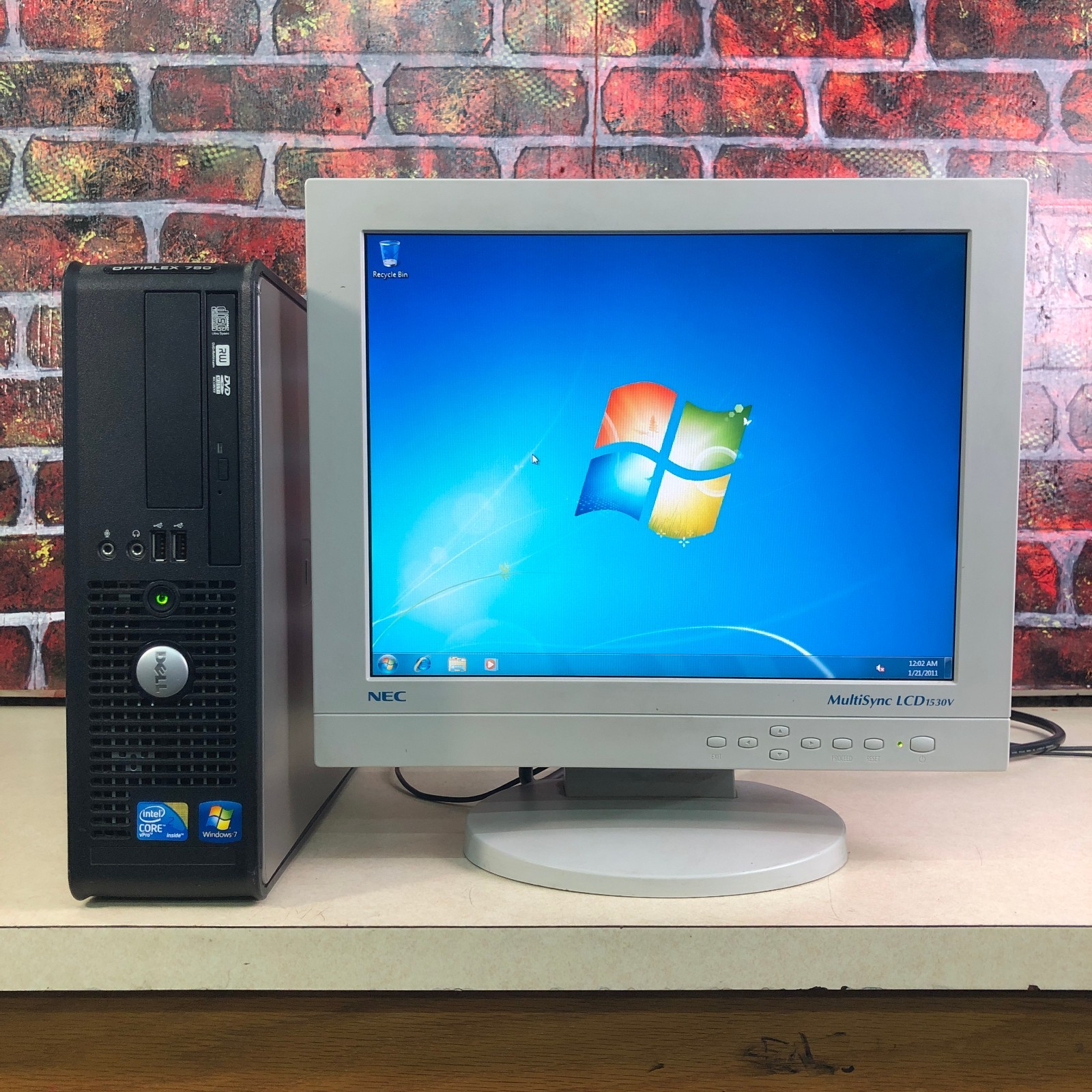 Dell OptiPlex 780 SFF PC Core 2 3.00GHz 4GB RAM 250GB HDD (Windows 7 Pro 64-Bit)