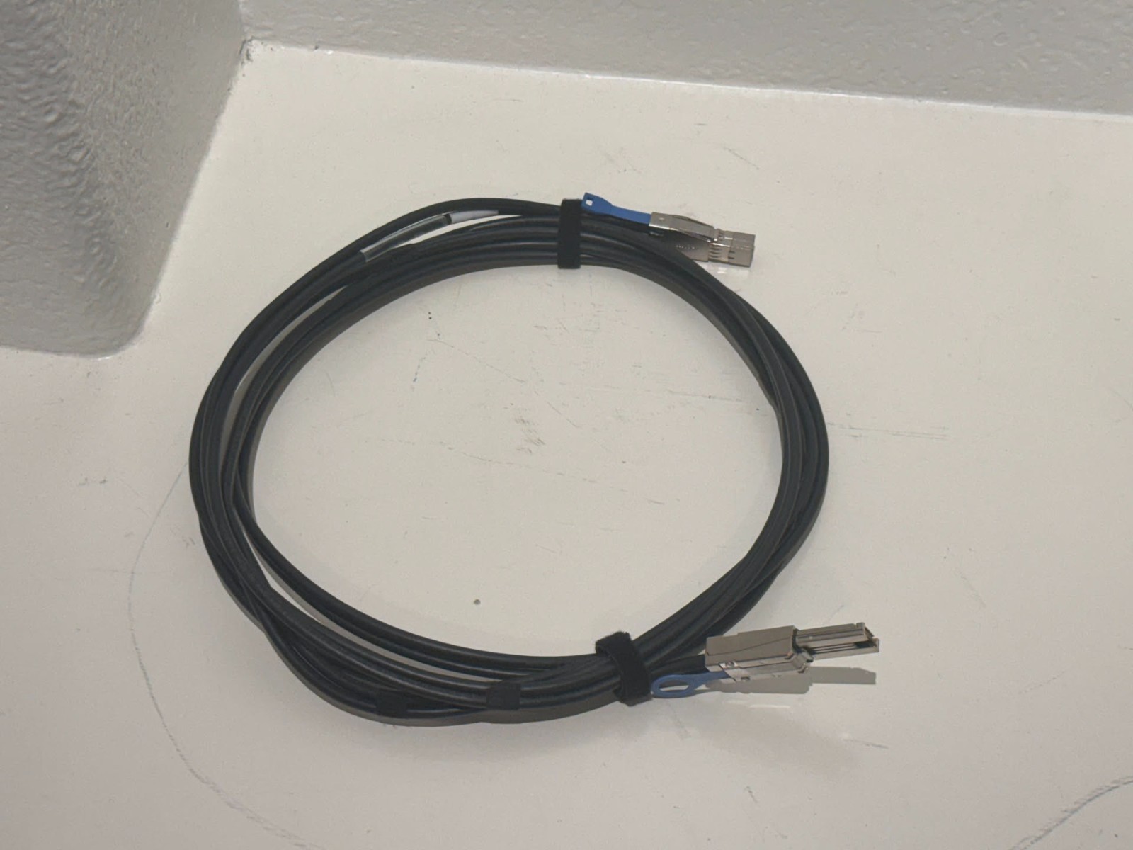 Molex 1110683203 SFF-8644 to SFF-8088 Mini SAS HD 12Gb External Cable 3M 28AWG