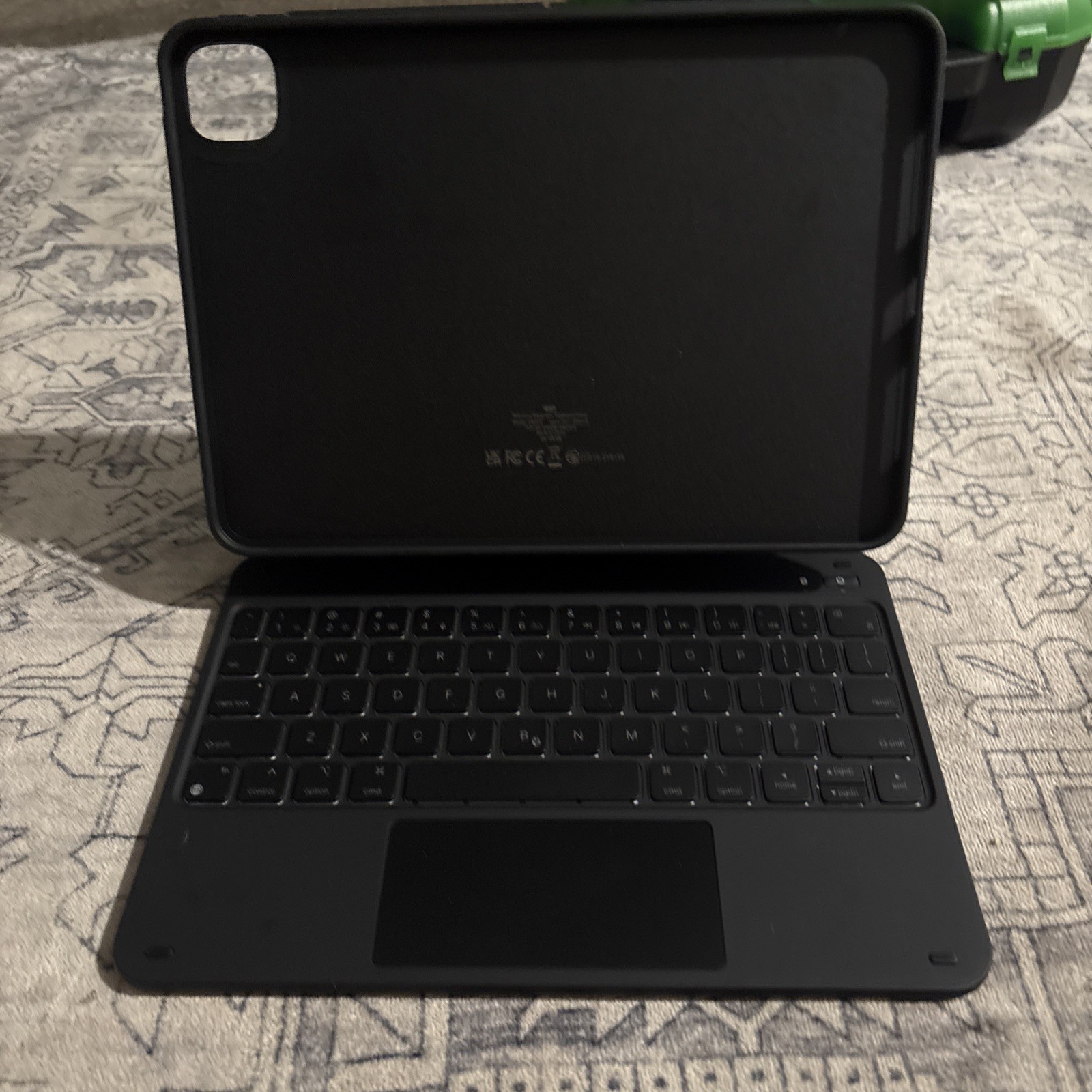 ESR Rebound Magnetic Keyboard Case