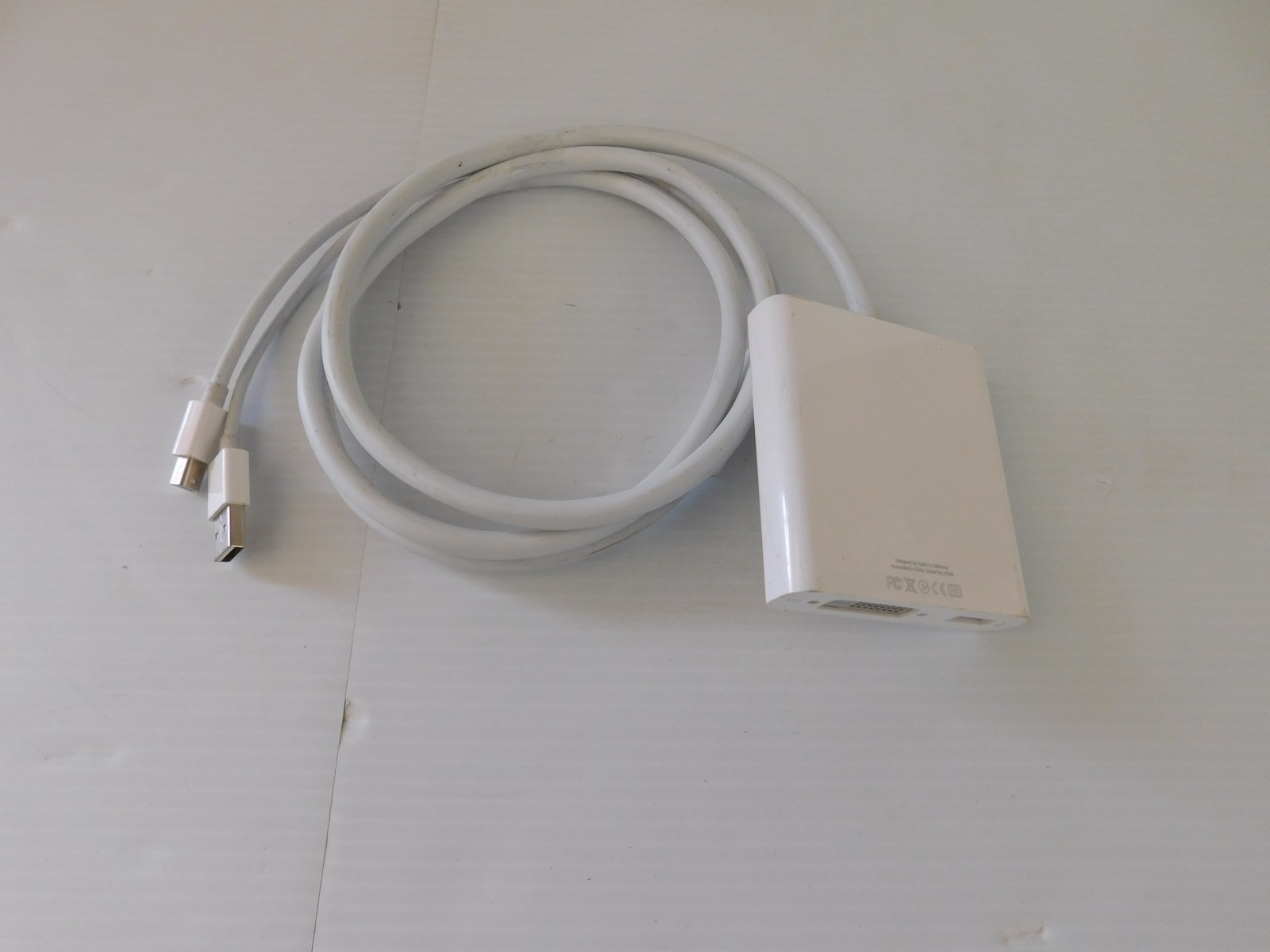 Apple A1306 Mini Display Port to Dual-Link DVI Adapter (THQ30)