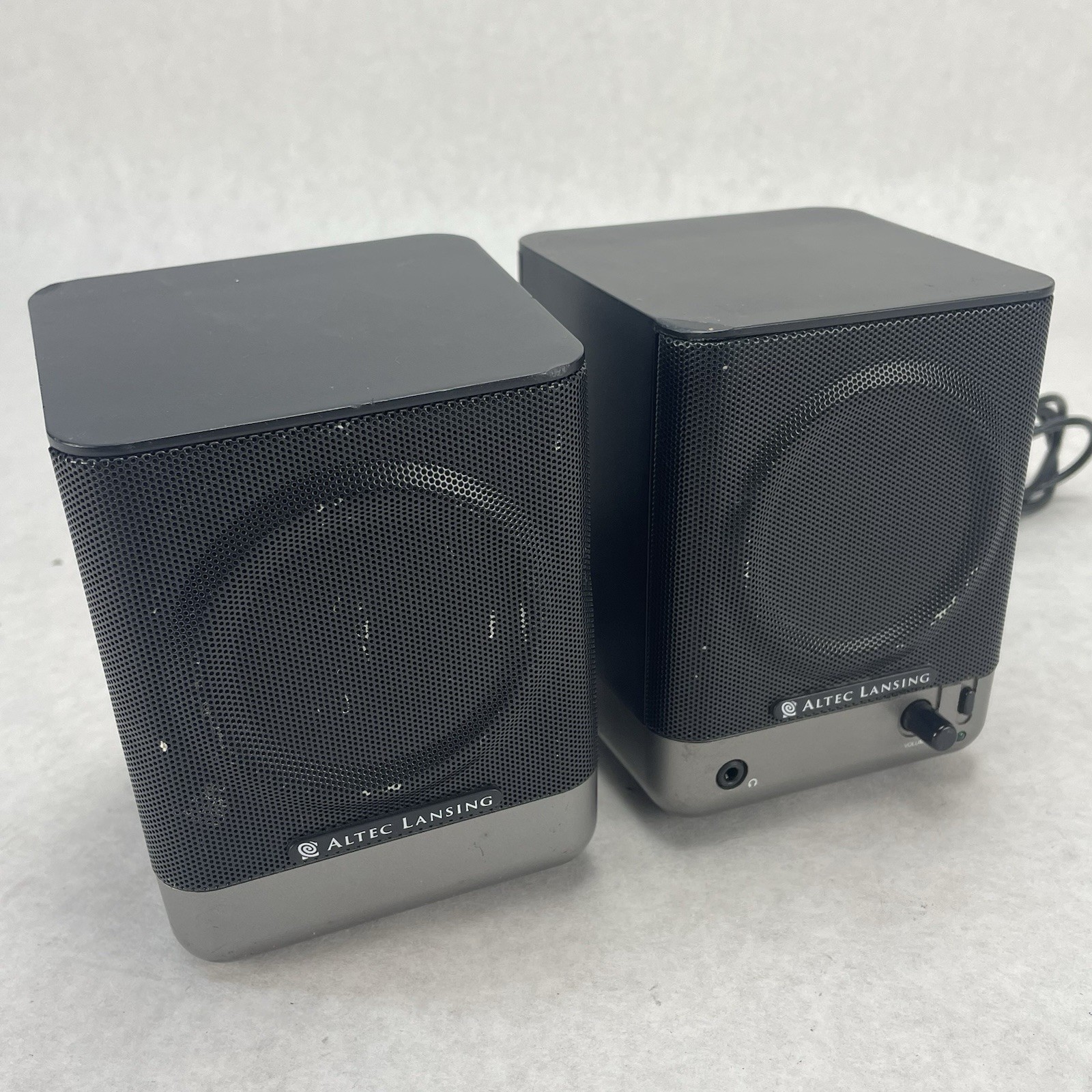 Altec Lansing Amplified Speaker System 221 2-Piece Set S3