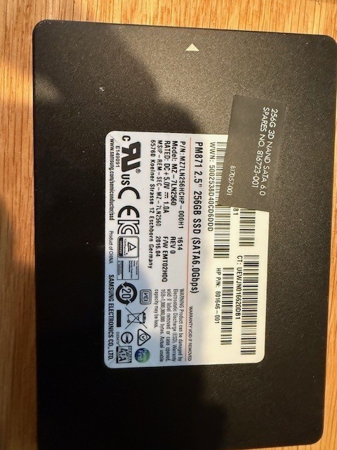 HP 801646-001 816723-001 MZ-7LN2560 PM871 256GB 2.5" SATA  6Gbps SSD Hard Drive