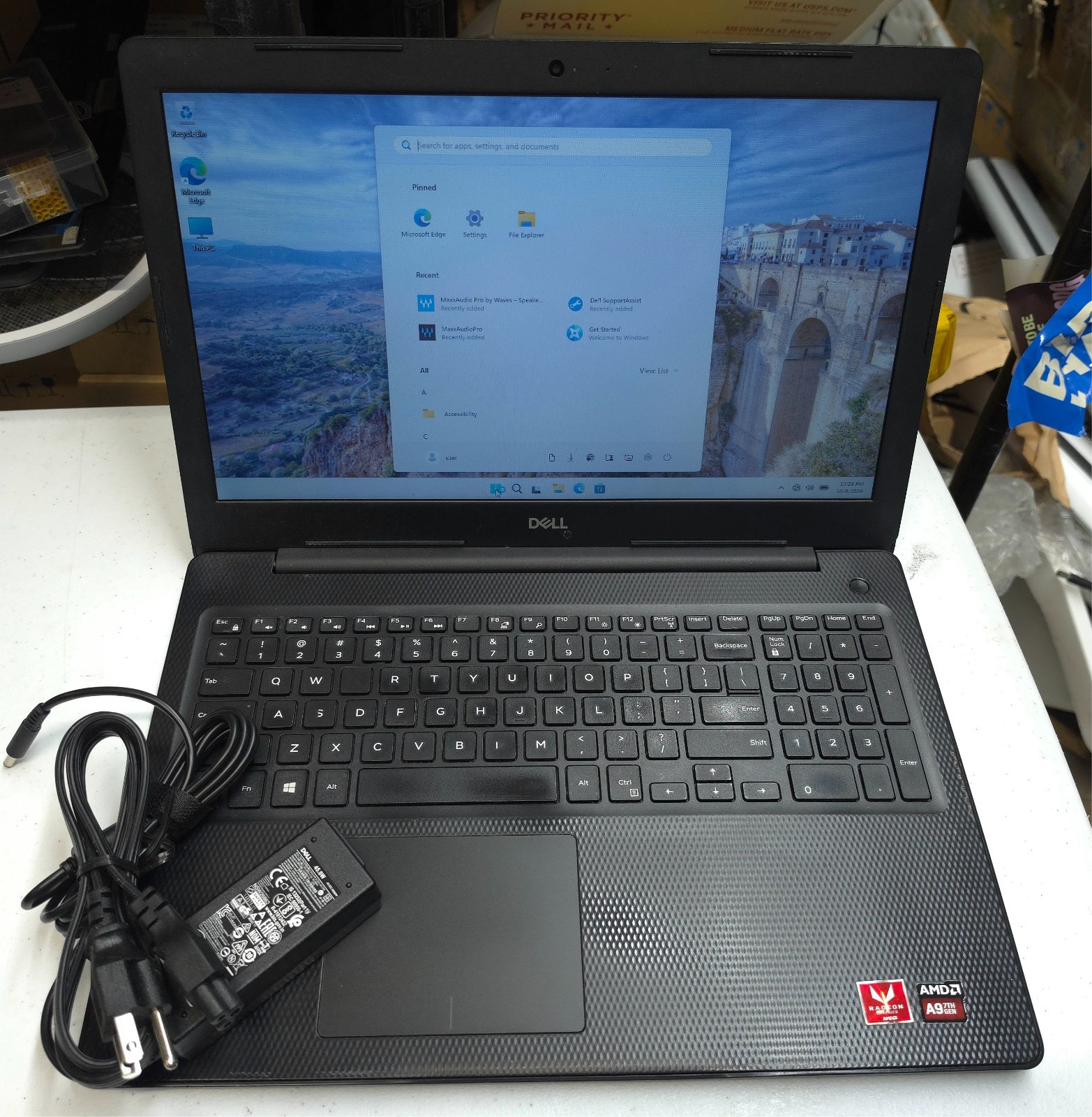 Dell Inspiron 15 3595 AMD A9 3.1GHZ /4GB RMA/1 TB HDD/Win11 Pro 26H2/45W Charger