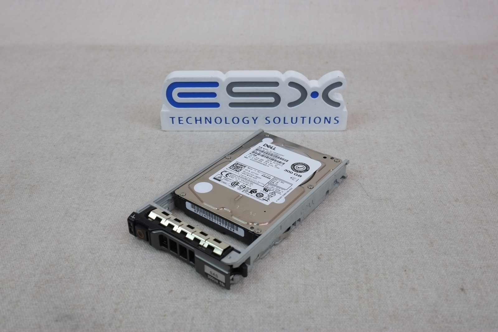 Dell 377CF 300GB 15k 12Gb/s 2.5” SAS Hard Drive Toshiba AL14SXB30ENY w/ 13G Tray