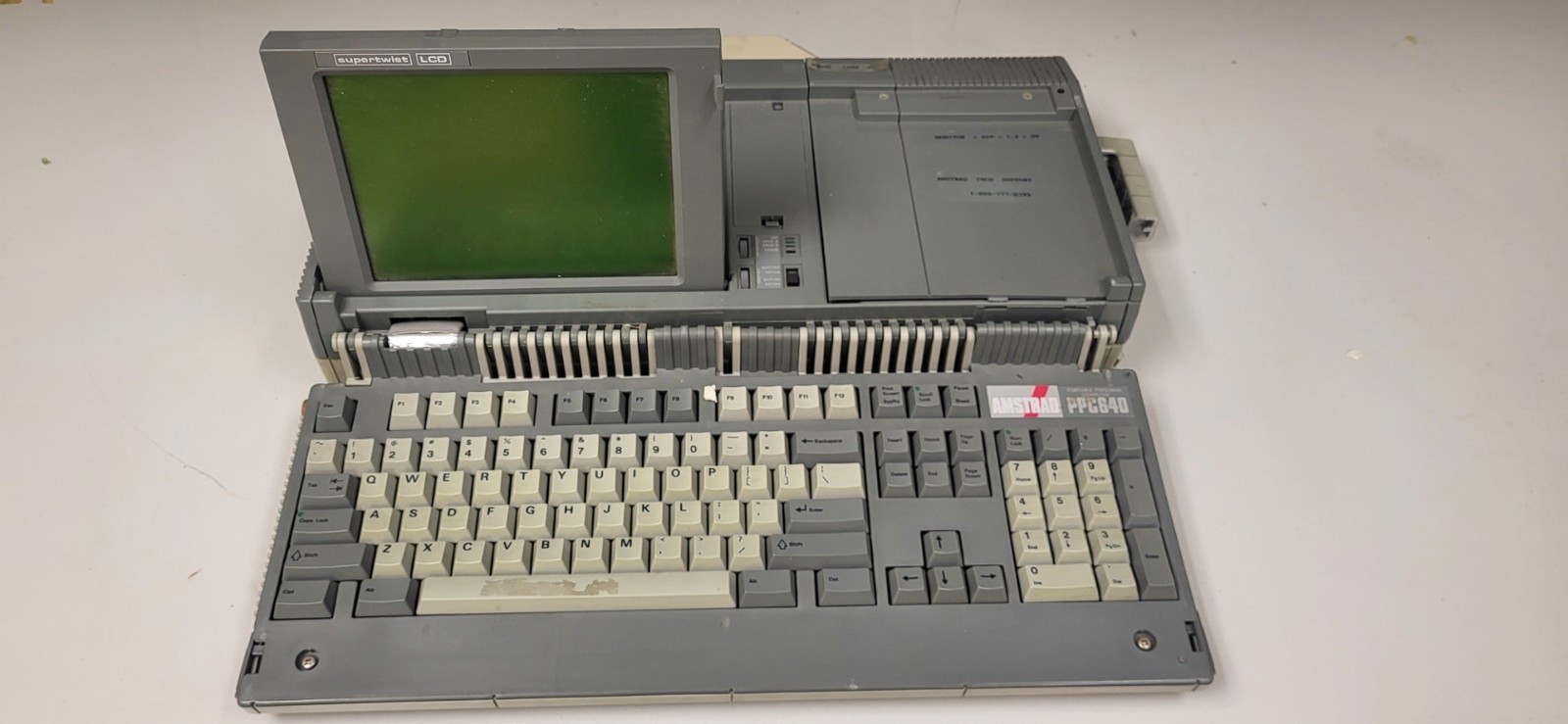 AMSTRAD PPC640 (portable personal computer)VINTAGE