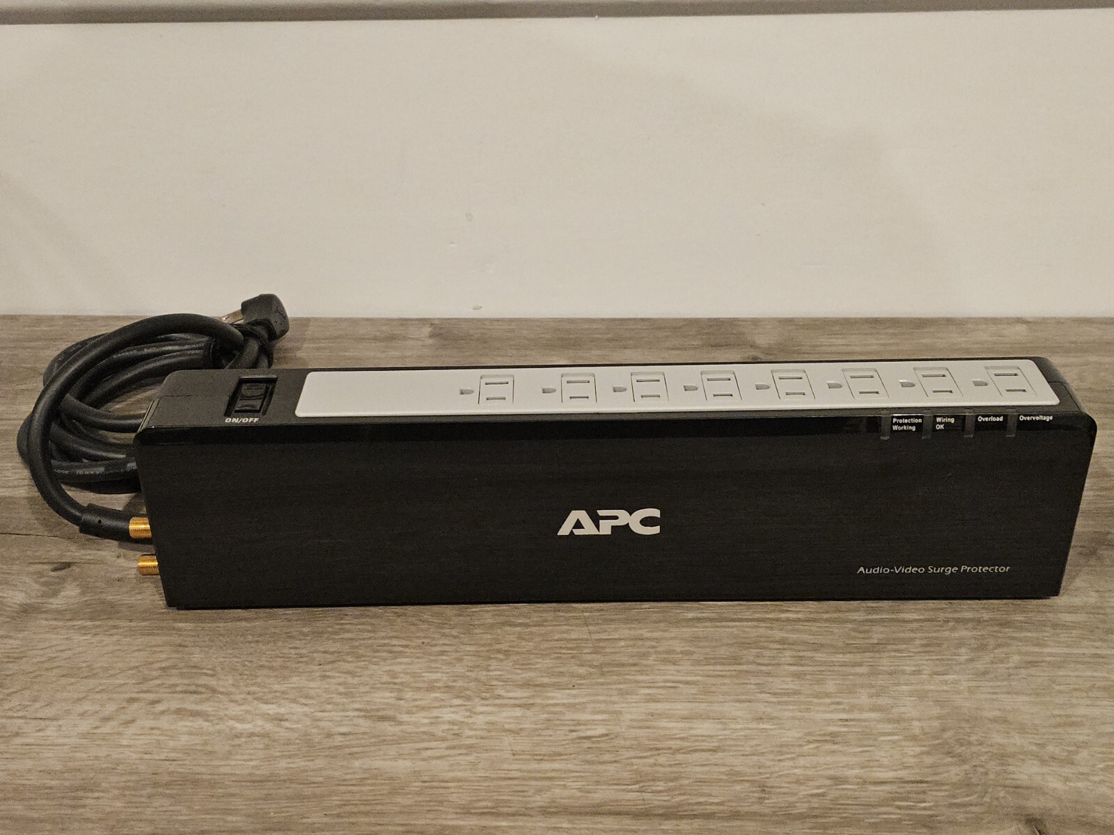 APC Premium Audio/Video Surge Protector 8 Outlet with Coax Protection, 120V