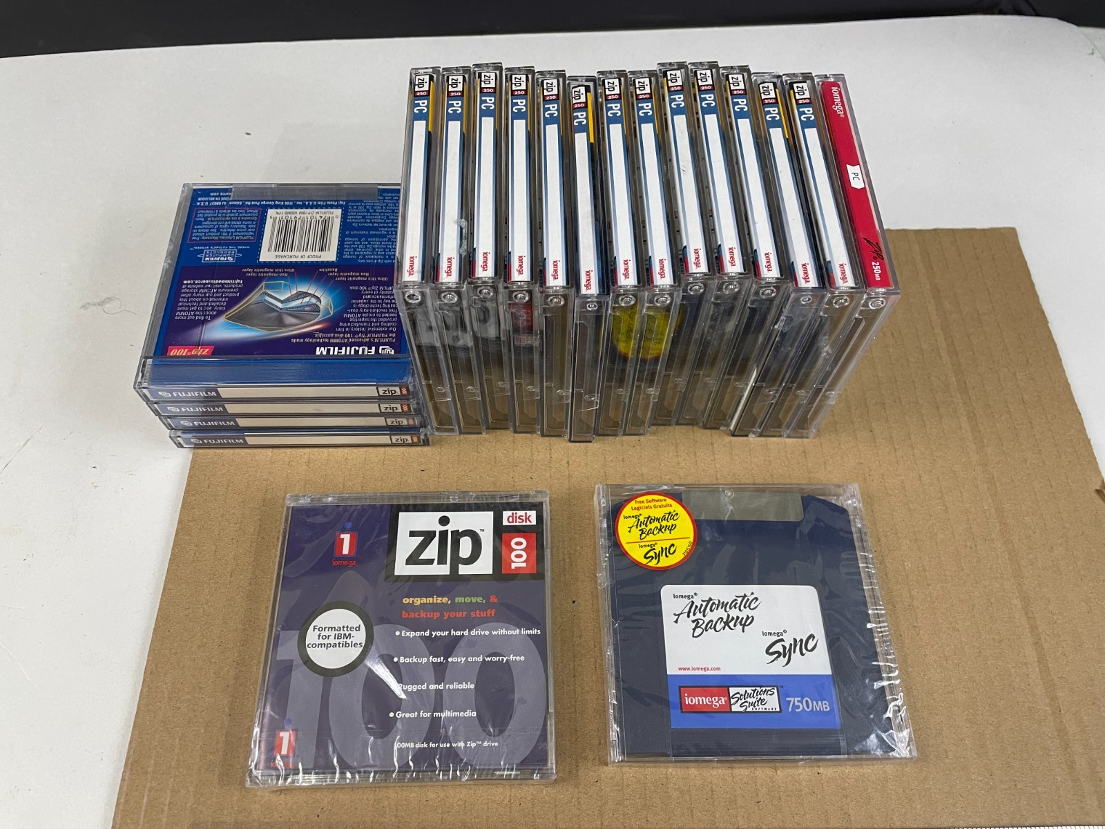 Lot (20) Iomega FujiFilm Zip Disk Lot 100MB (5) 250MB (14) 750MB (1) ~ 2 Sealed