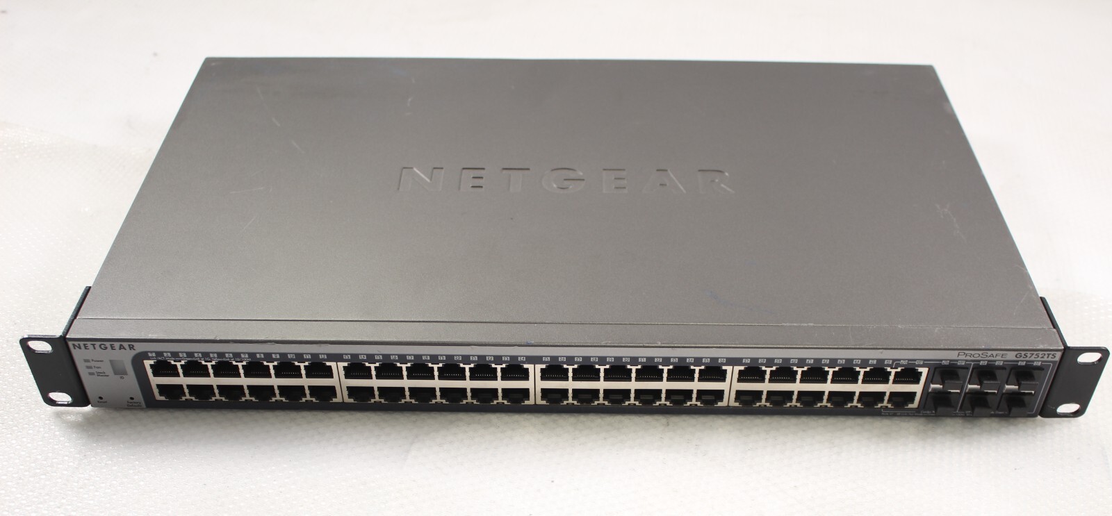 NETGEAR ProSafe GS752TS V1H1 48-Port Gigabit Stackable Smart Switch w/ 4 SFP UP