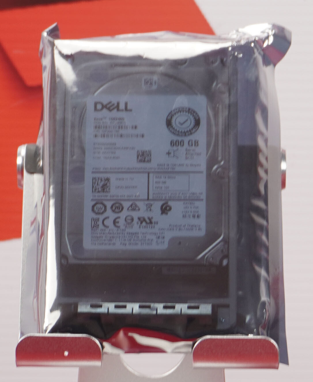 Dell 400-AJQB 600GB 10k sas 12Gbps 2.5in hot plug Hard Drive - Brand New