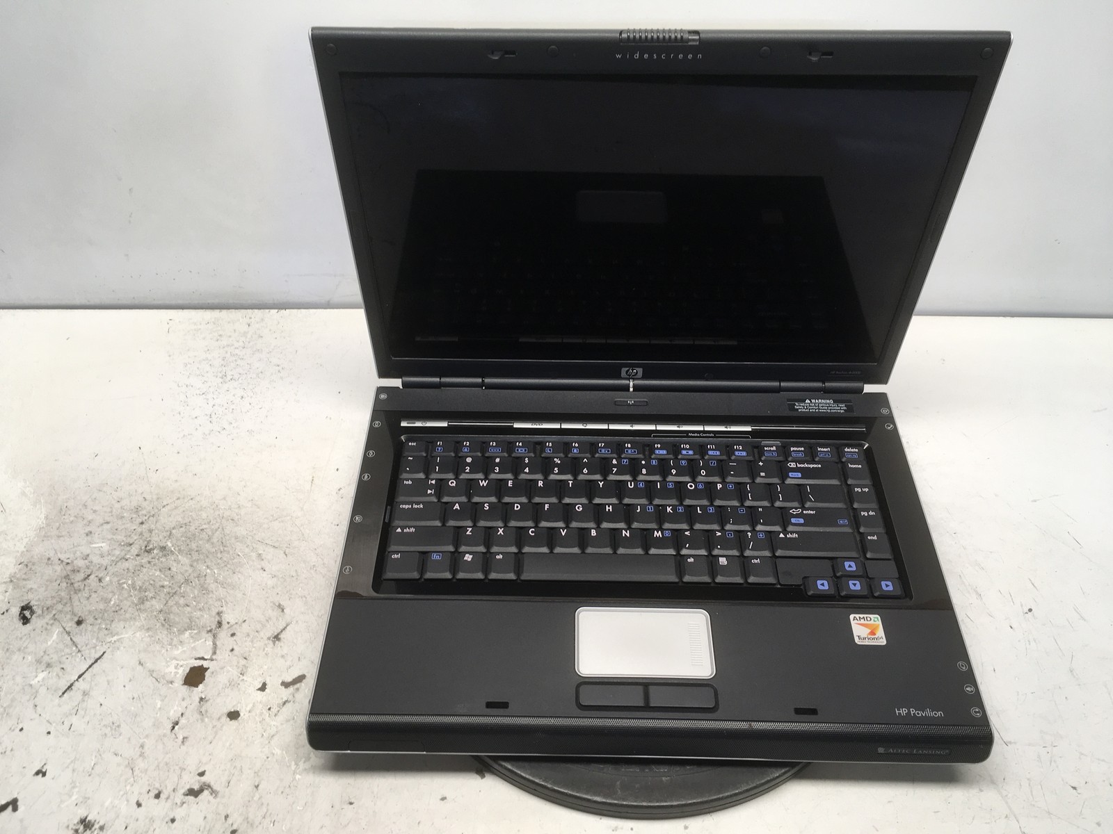 HP Pavilion DV5224NR AMD Turion 64 2000MHz 1 GB NO HDD No Batt