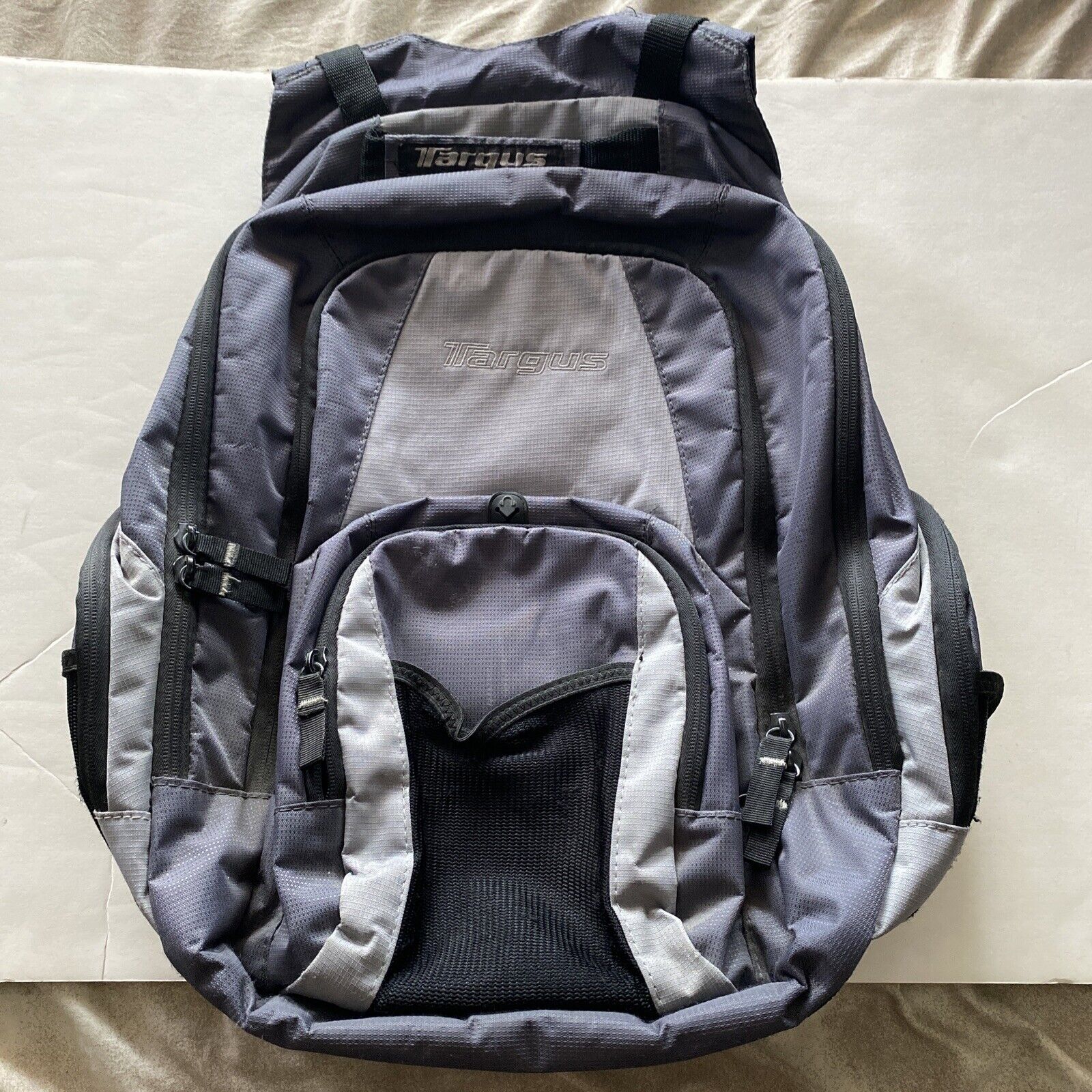 targus laptop backpack multiple pockets