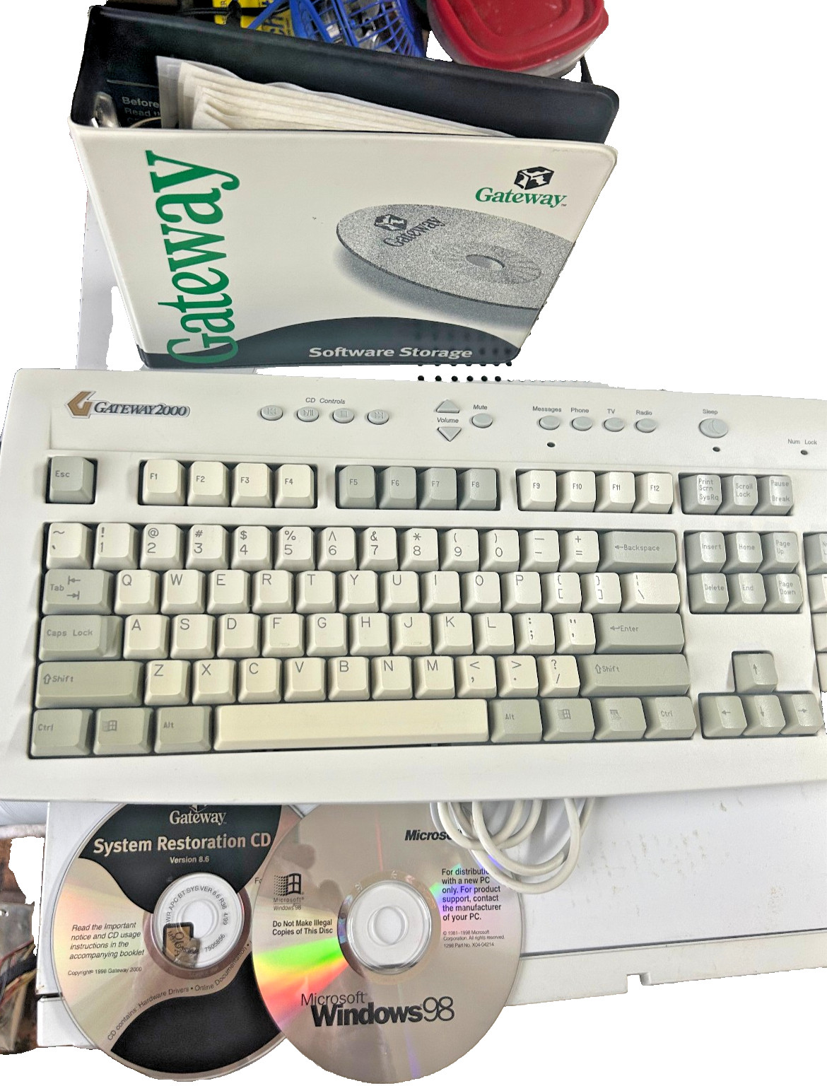 Vintage GateWay E4200  2-350mhz /128mb Memory/keyboard/COA.
