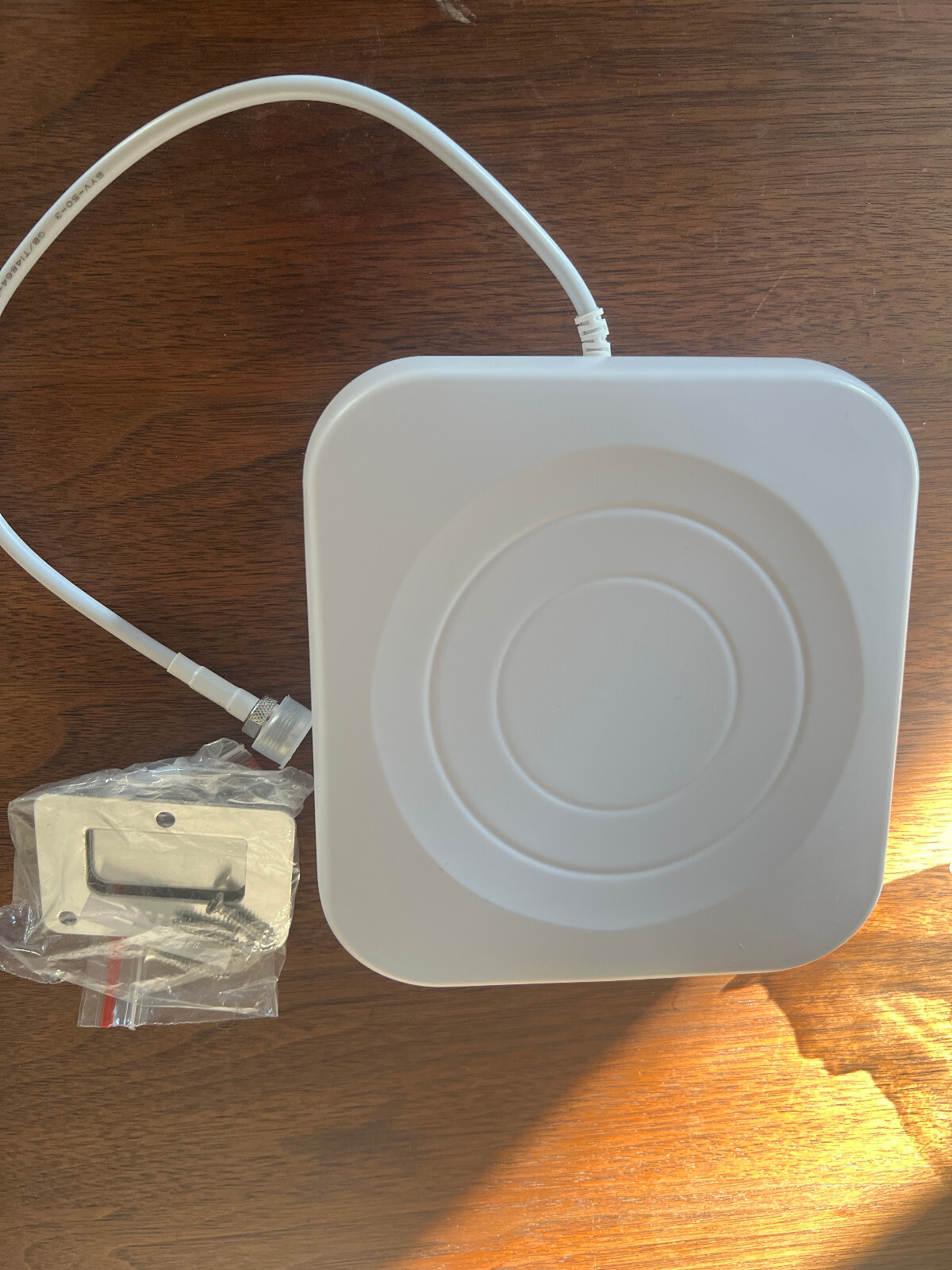 Indoor Cellular Panel Antenna BOOST SIGNAL 698–2700 MHz 4G/LTEN-Female connector