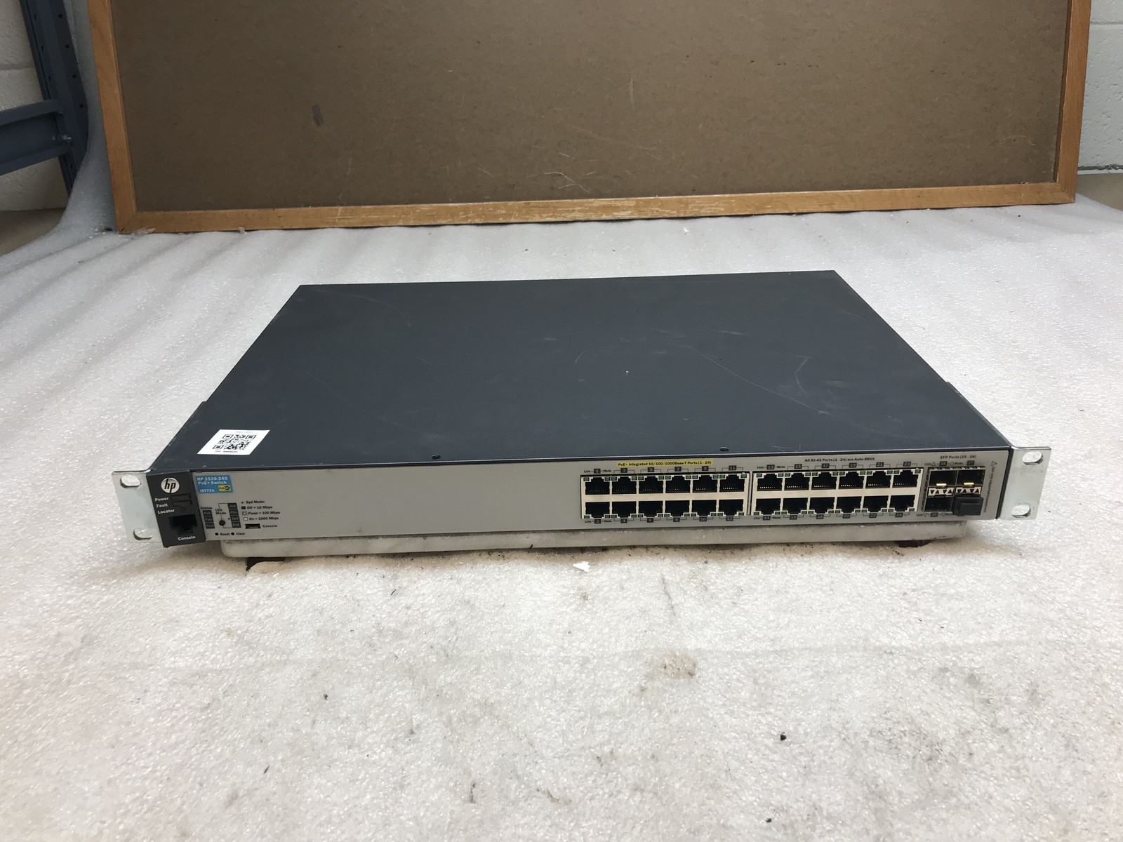 HP ProCurve 2530-24G PoE+ J9773A 24-Port Gigabit Network Switch w/ Rack Ears