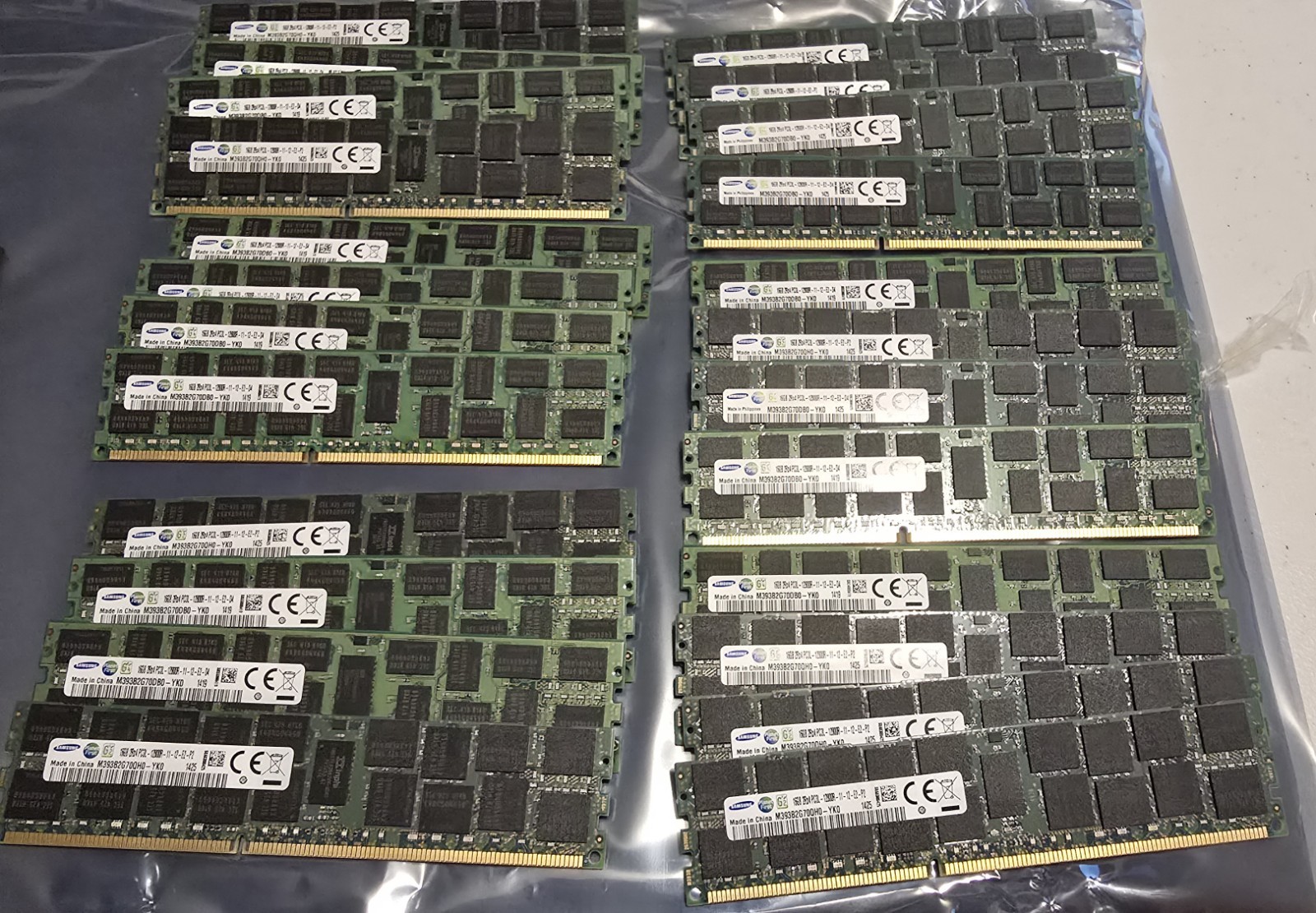 384GB in 24 Samsung 16GB 2Rx4 PC3L-12800R DDR3 1600MHz ECC RDIMM Memory RAM