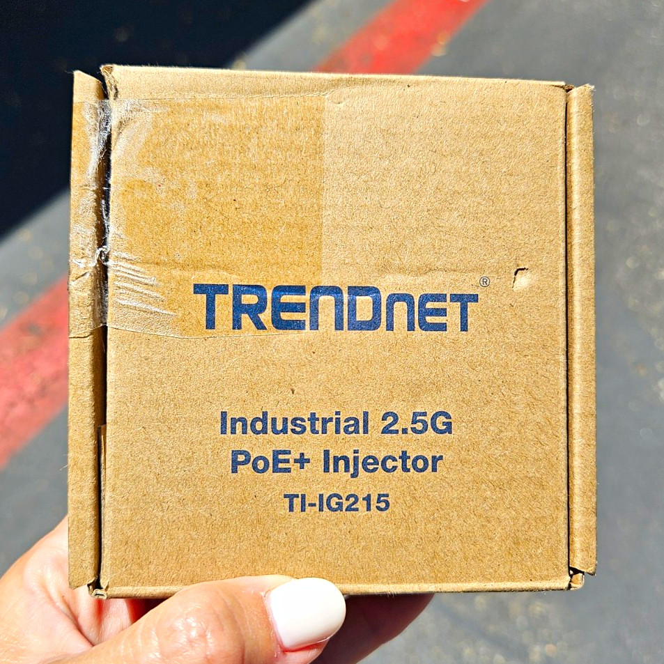 TRENDnet TI-IG215 Industrial 2.5G PoE+ Injector Power Supply 48-57VDC