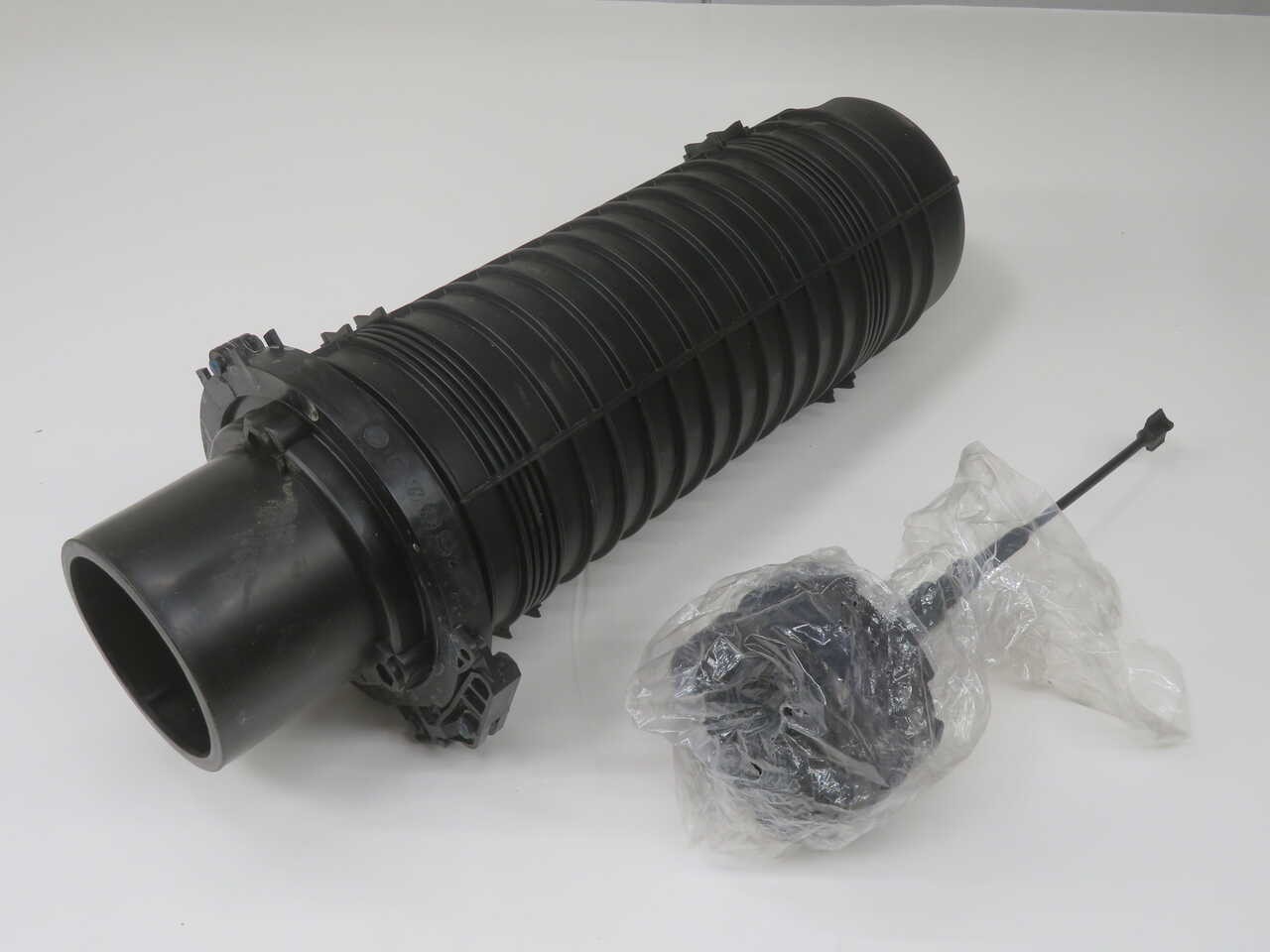 COMMSCOPE RH0132-000 FOSC450-B6-6-NT-0-T0V FIBER OPTIC SPLICE CLOSURE