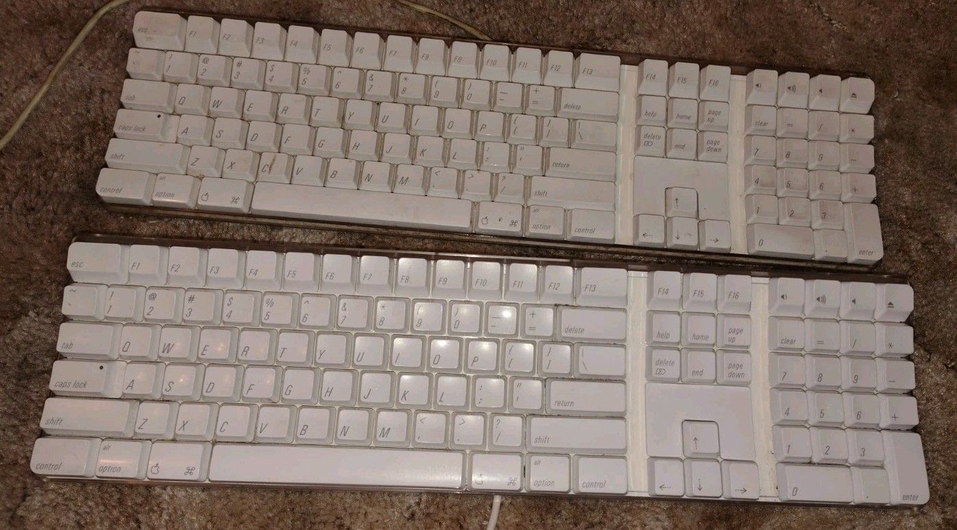 Genuine Apple A1048 Lot of 2 English Wired Full Size USB Keyboard Num Pad 