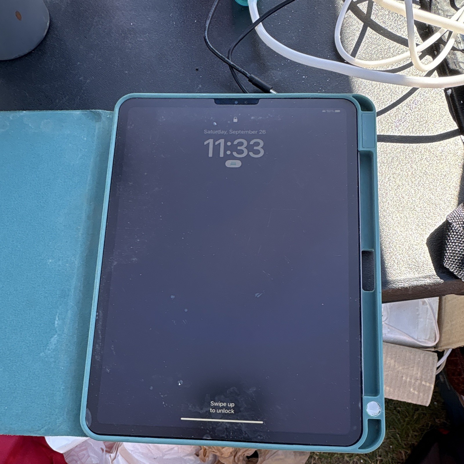 Apple iPad Pro Wi-Fi 11 inch 64 gb Works, Locked model number A2013g5