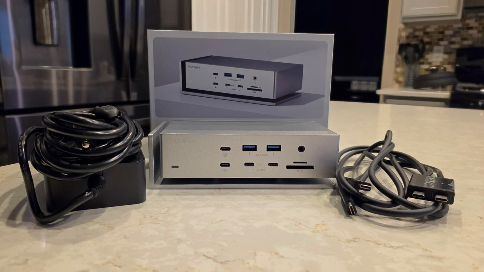 iVANKY FusionDock Max 1 VCD10 Thunderbolt 4 Dock Quad 6K Mac 96W Complete