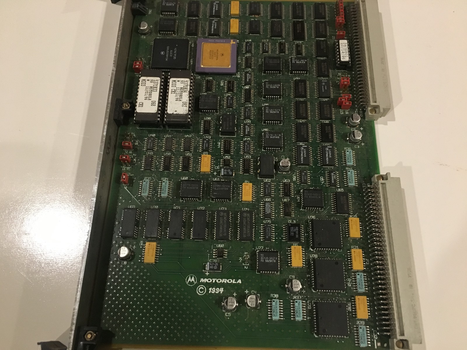 MOTOROLA MVME 333S-2  8-CHANNEL - INTELLIGENT SERIAL COMMUNICATION BOARD