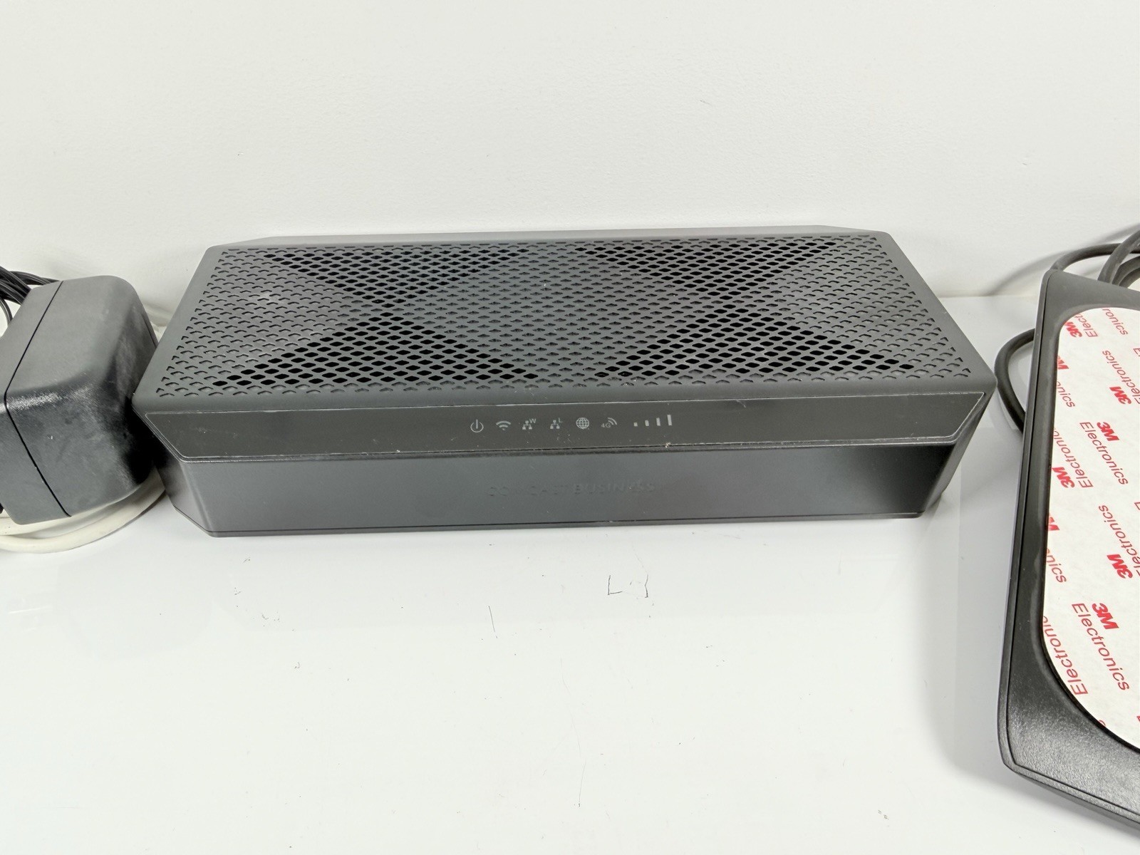 Cradlepoint E110 C4D Router & Antenna Comcast Business CP2 S5A036A