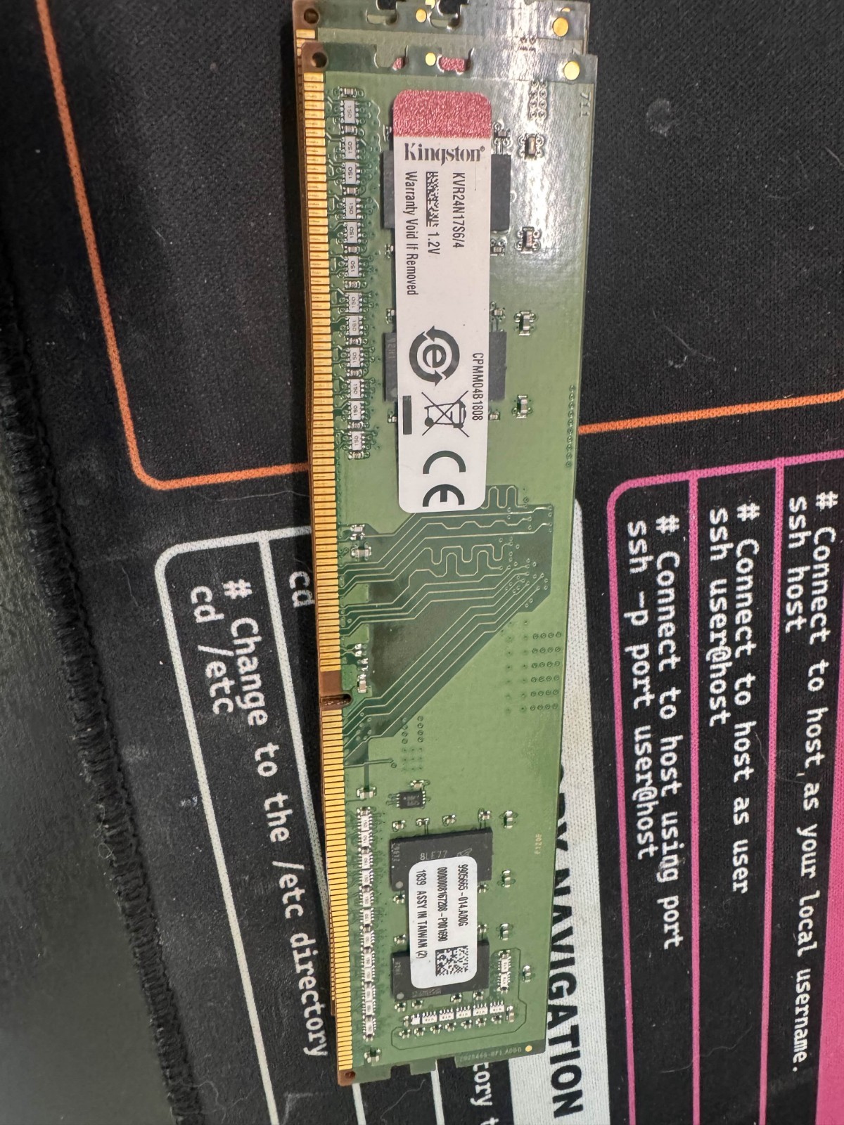 Kingston KVR24N17S6/4 DDR4 4GB DIMM 2400MHz RAM Desktop Memory Module PC4  1.20V