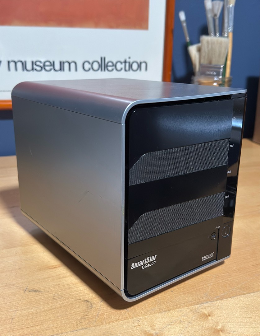 Promise SmartStor DS4600 8TB RAID 4x2TB w/ Cables FW800/eSATA USB – Tested