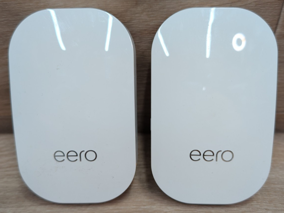 Lot of 2-Pack Eero Beacon Mesh WiFi Range Extender D010001