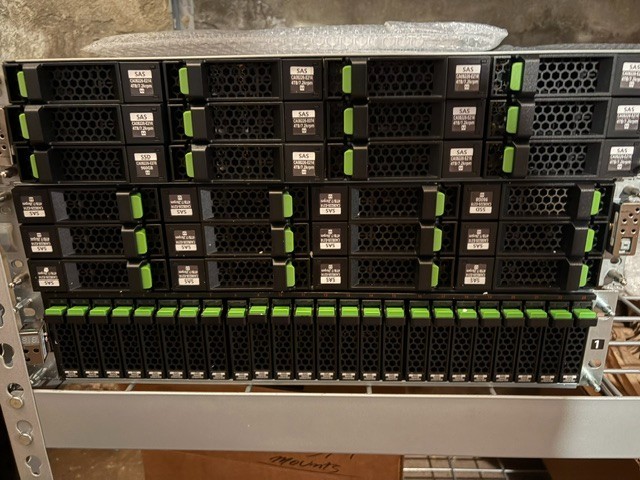 Fujitsu Eternus DX100 S4 