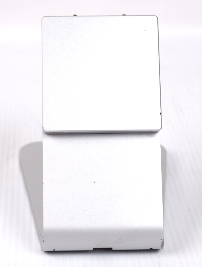 iPort 7100 LuxePort Station Silver No Power Supply y147