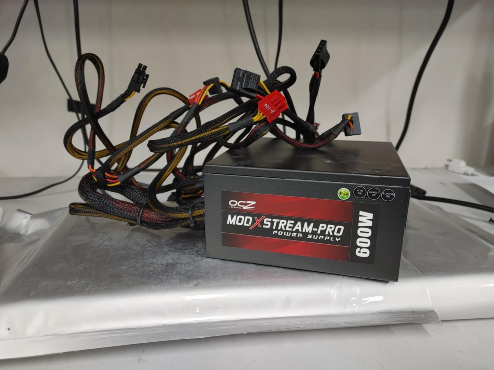 OCZ Mod XStream Pro 600W Modular 80+ ATX Semi-Modular Power Supply OCZ600MXSP