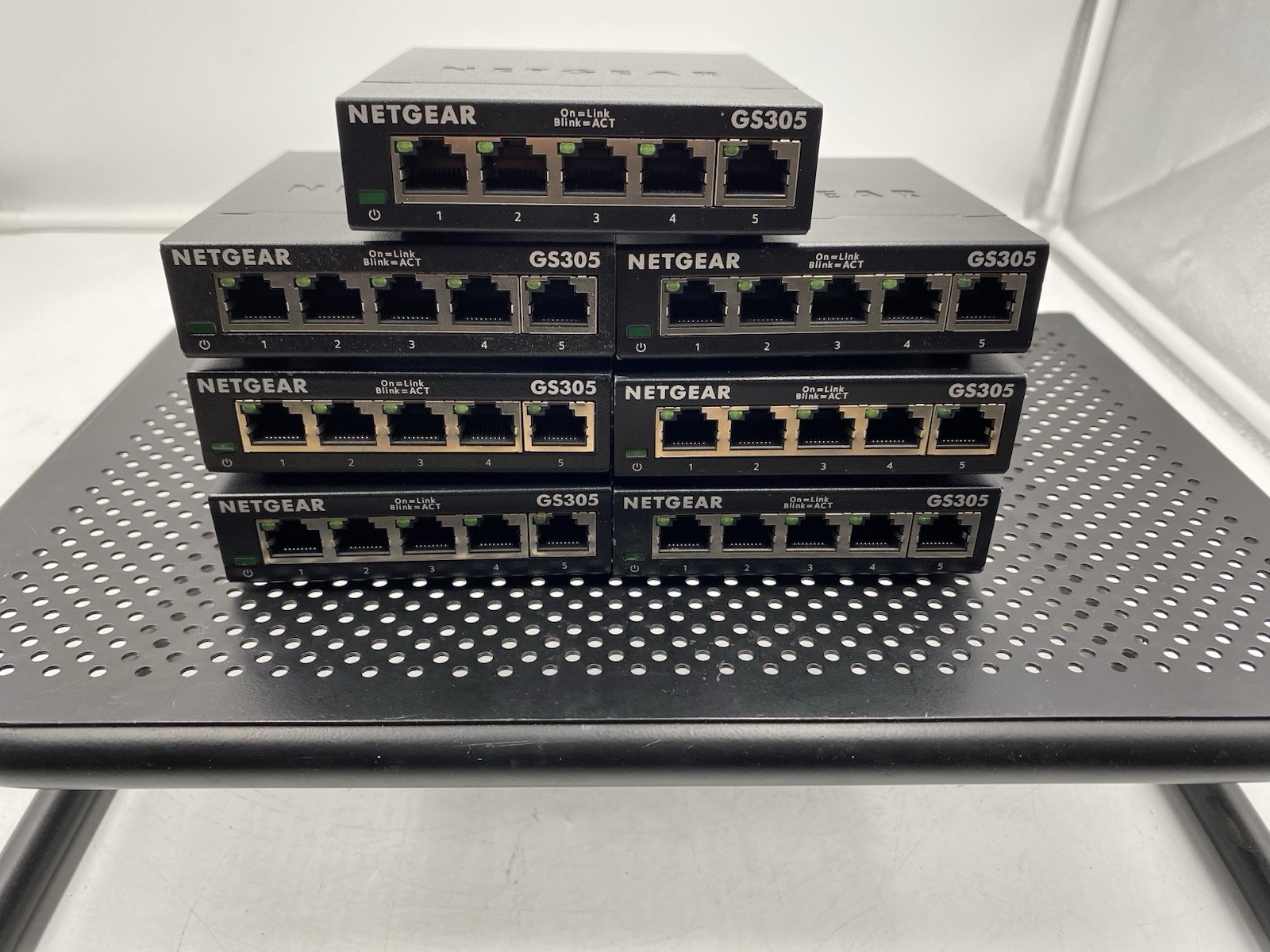 Lot of 7 NETGEAR GS305v3 5-Port Gigabit Ethernet Unmanaged Switch