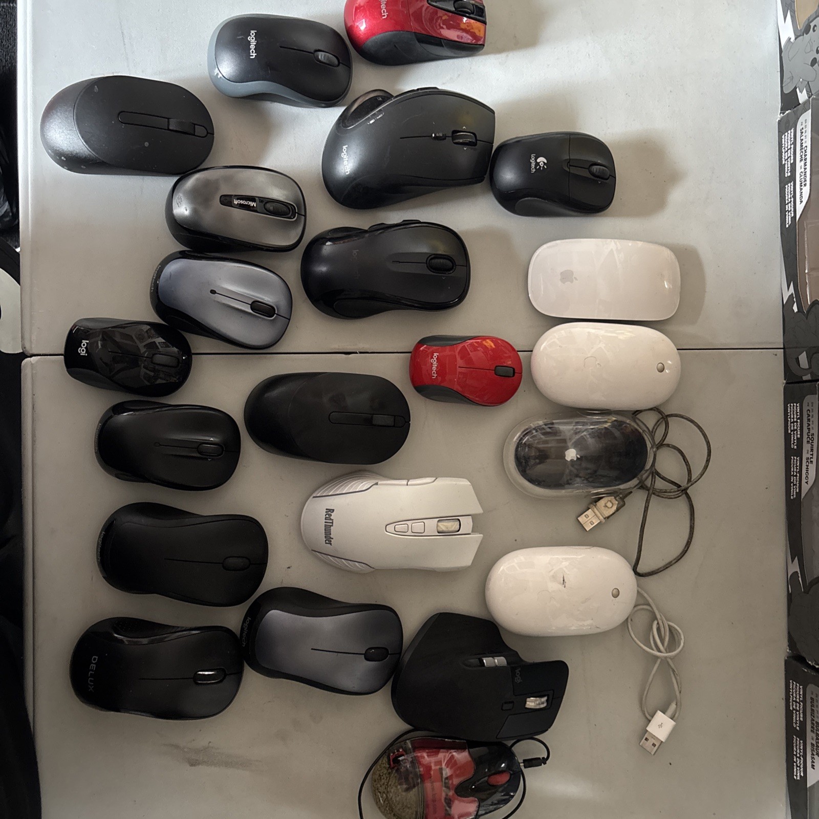 Lot of 22 Wired and Wireless Computer Mouse 