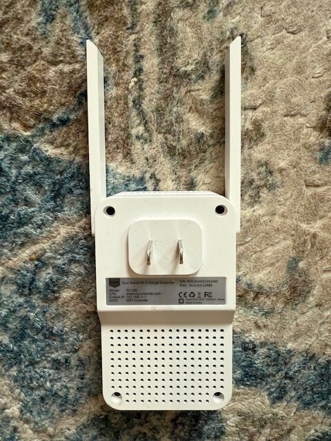 Macard Wi-Fi Dual Band Range Extender & Access Point 2.4GHz & 5GHz Model RE1200