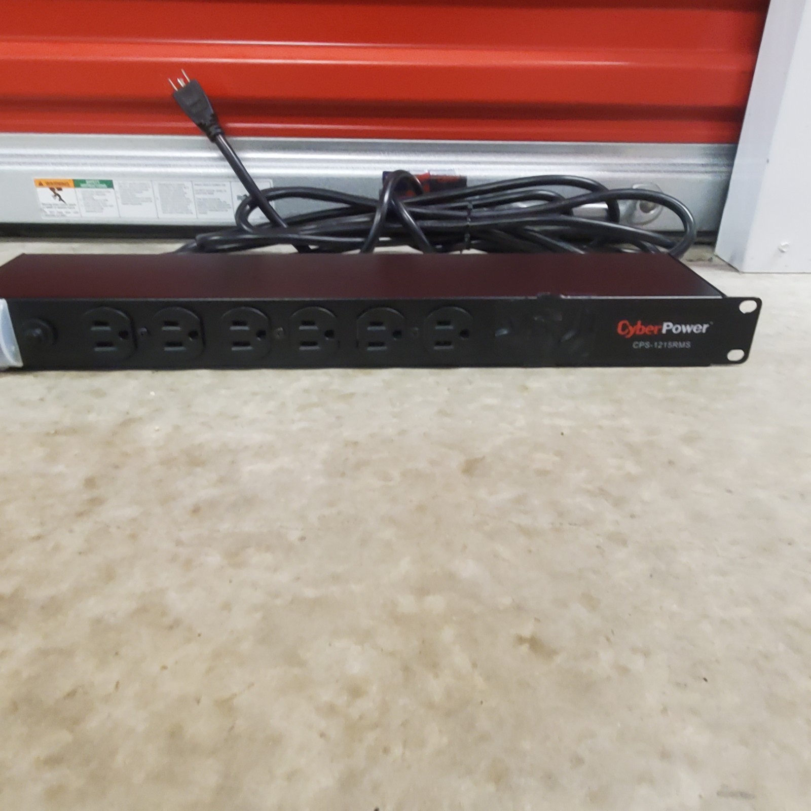 CyberPower CPS-1215RM Rackmount - Black