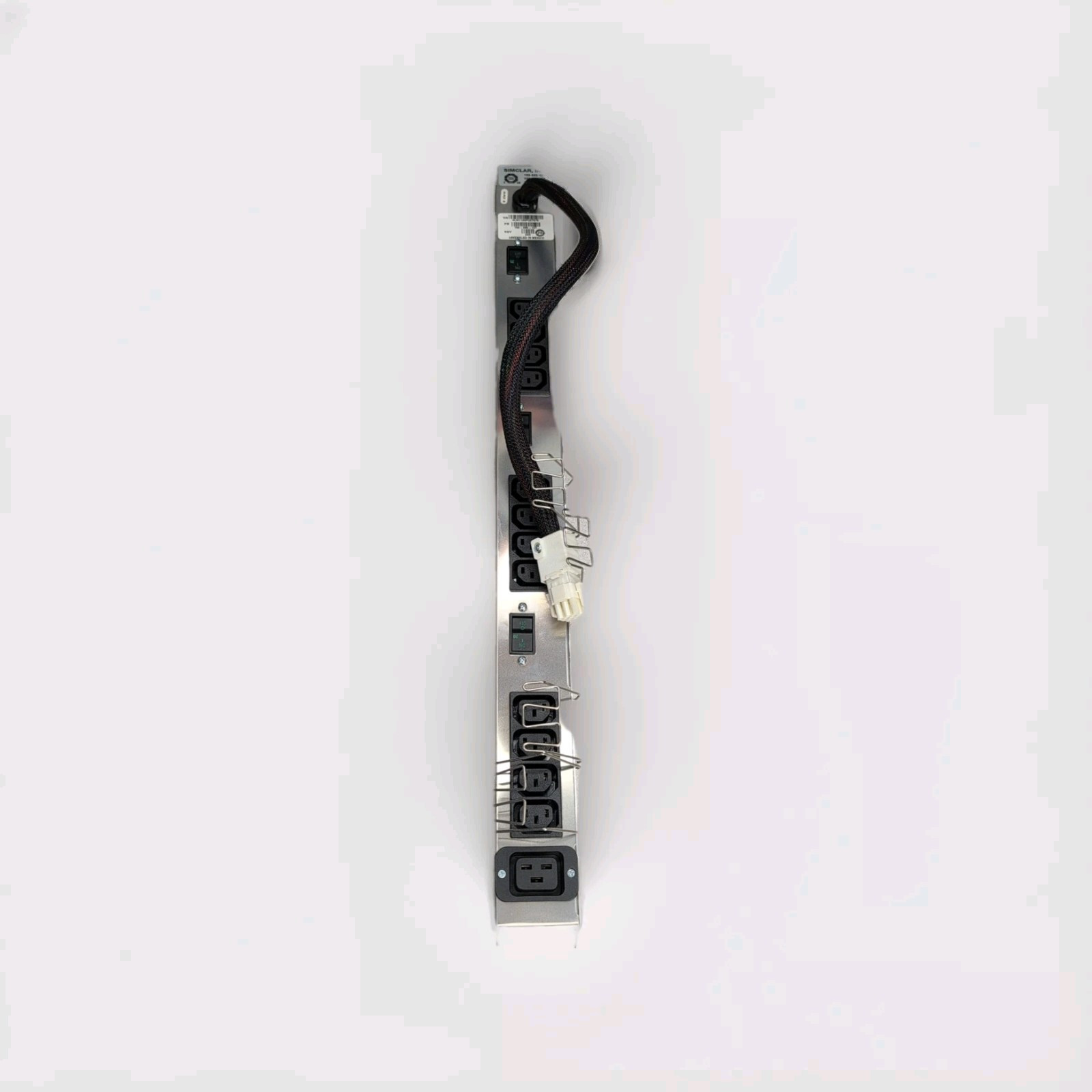 EMC² Server SIMCLAR 12-Outlet PDU Strip W/ 1-Phase PDP 100-885-137 
