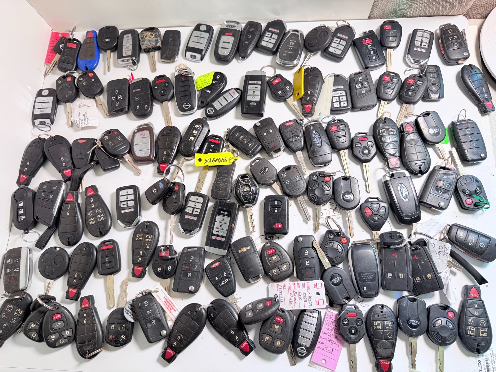 Lot of 106 Used Car Key Shells/Blanks – Mixed Brands, As-Is for Parts