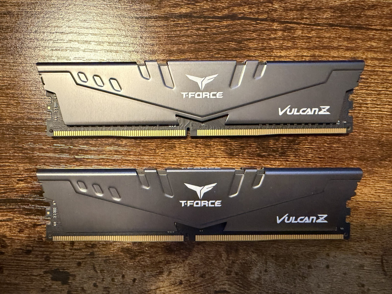 TEAMGROUP T-Force Vulcan Z 16GB (2x8GB) DDR4-3200 CL16 TLZGD416G3200HC16FDC01