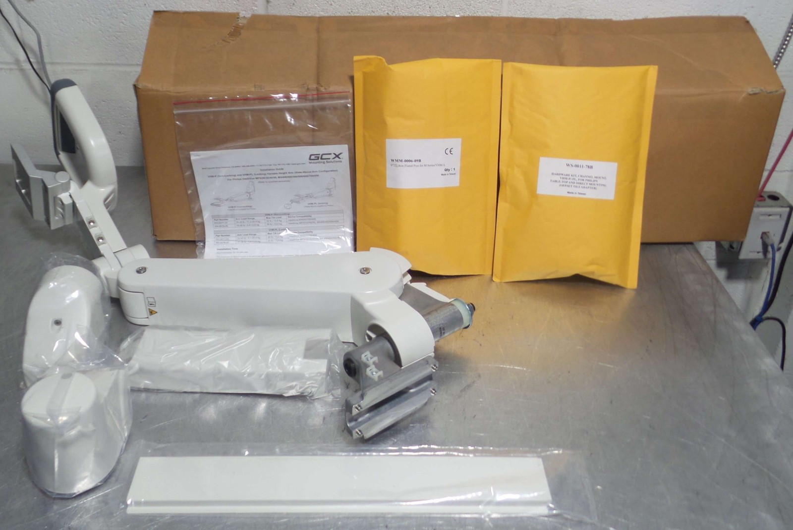 NEW GCX PH-0077-03 VHM-PL Locking Arm Philips IntelliVue MX600 MX700 MX800
