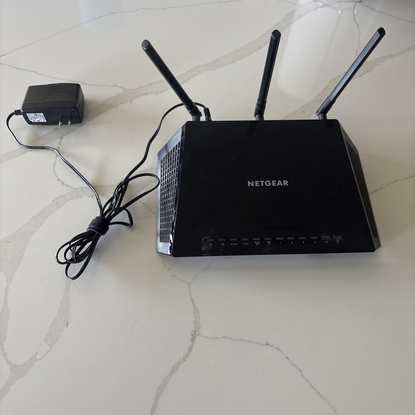 NETGEAR Nighthawk AC1750 Smart Wifi Router (Model r6700v3)